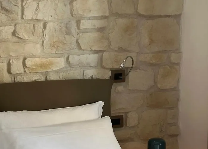 Olivia Rooms Eurialo